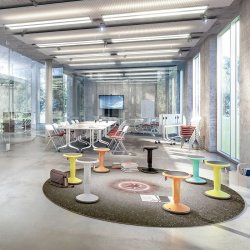 UPIS1 TABURET / SKAMMEL