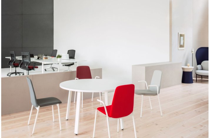 ULTRA K STOL MED ARMLN / BASE P2