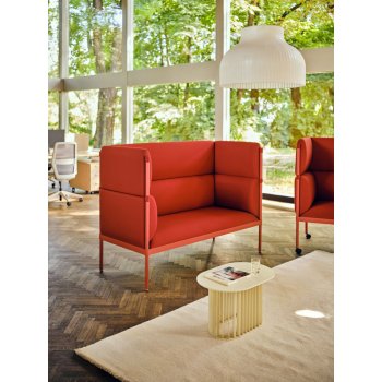 STILT SOFA MED HJT RYGLN