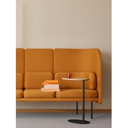 TUNE LOUNGEBORD OG SIDEBORD