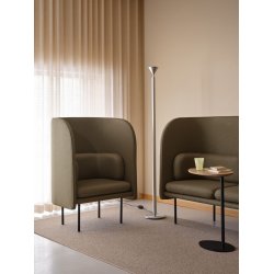 TUNE LOUNGEBORD OG SIDEBORD