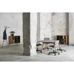 KONFERENCESTOL MED KRYDSSTEL - LAV RYG