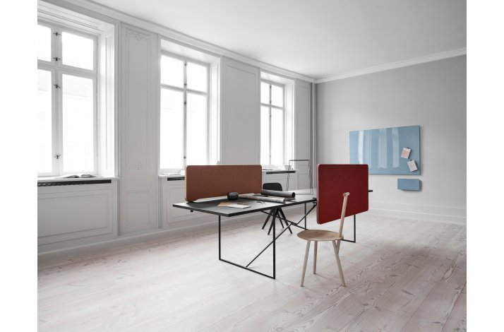EDGE TABLE - LYDABSORBERENDE BORDSKRM MED STOF