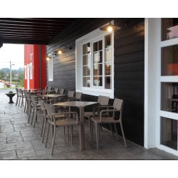 ONE TABLE - TIL UDENDRS OG INDENDRS