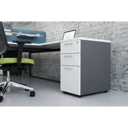 OGI_Q SKRIVEBORD MED MEDEBEN