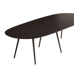 OVALT BORD MED BEN I EG