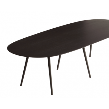 OVALT BORD MED BEN I EG