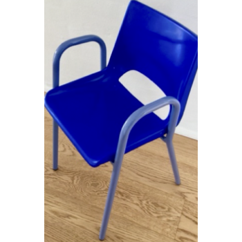 B�rnestol 4 - 6 �r kr. 100.- normal kr. 499.- 