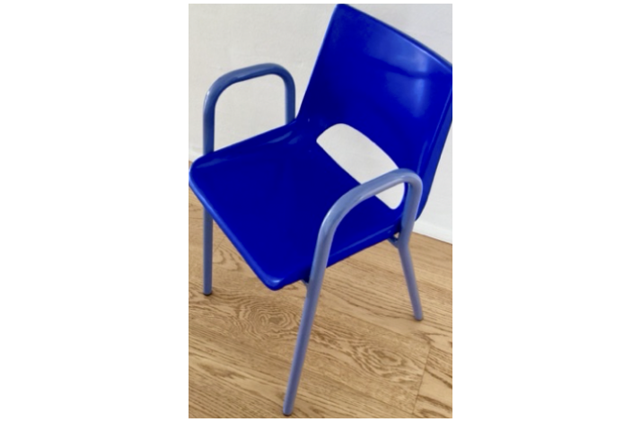 B�rnestol 4 - 6 �r kr. 100.- normal kr. 499.- 