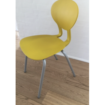 B�rnestol 4 - 6 �r kr. 100.- normal kr. 499.- 