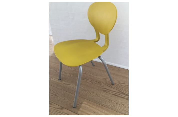 B�rnestol 4 - 6 �r kr. 100.- normal kr. 499.- 