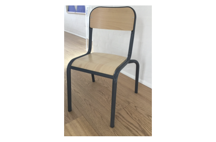 B�rnestol 4 - 6 �r kr. 100.- normal kr. 499.- 