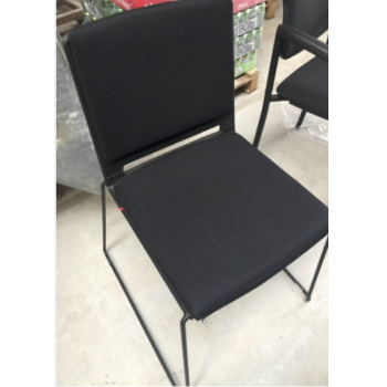 Stol demo med sort polster p� s�de, sorte ben nu kr. 200.- 