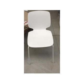 Pedrali stol Babila, formstbt plast over stlstel, nu kr. 100.- 