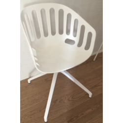 Demo stol Basket fra Gaber helt hvid nu kr. 400.- 