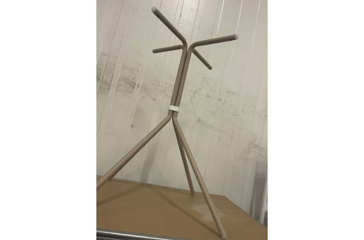 Nolita Bordstel restvare, ude eller indebrug, Brunlig sand nu kr. 300.- normal kr. 1.160.-