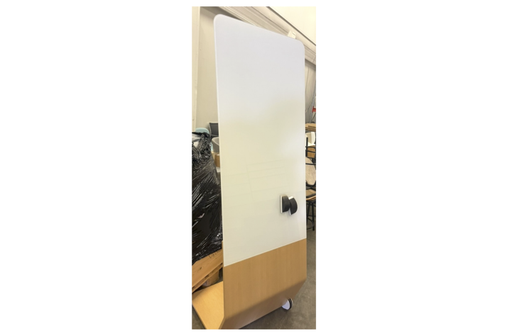 Magnetisk whiteboard tavle med hjul nu kr. 500.- normal kr. 4.800.-