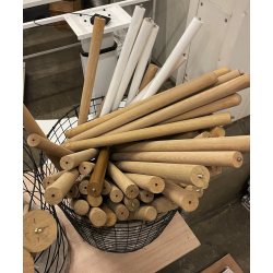 Tr�ben, massiv tr�, koniske, runde ( Bene ) m.fl. uanset f�r pris nu kr. 100.- pr.stk. 