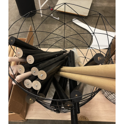 Tr�ben, massiv tr�, koniske, runde ( Bene ) m.fl. uanset f�r pris nu kr. 100.- pr.stk. 