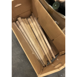 Tr�ben, massiv tr�, koniske, runde ( Bene ) m.fl. uanset f�r pris nu kr. 100.- pr.stk. 