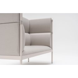 STILT SOFA MED HJT RYGLN