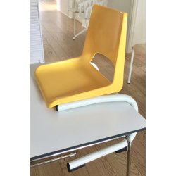 Chaise plastique ELEVSTOL / TIL OPH�NG BORDKANT