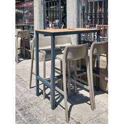 URBAN BORD - TIL UDENDRS OG INDENDRS